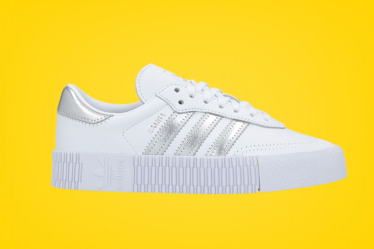 Adidas Samba na žutoj pozadini