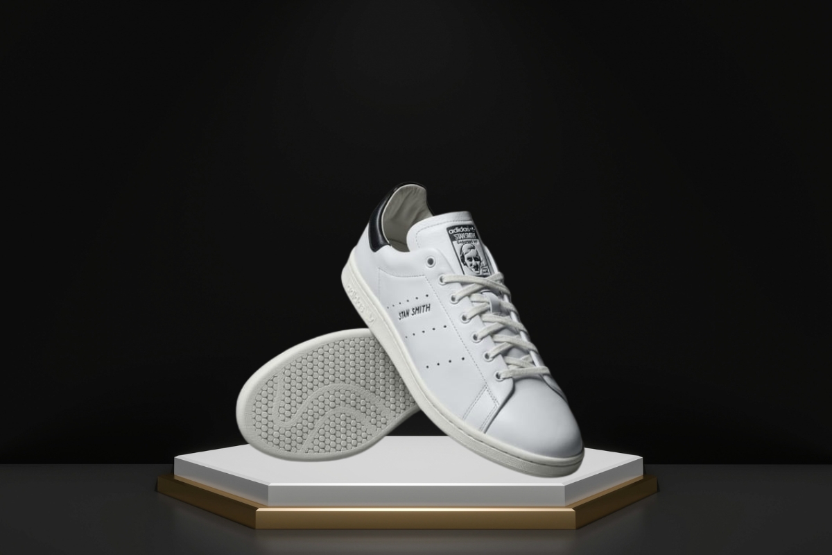 Stan Smith patike pele na crno zlatnoj pozadini