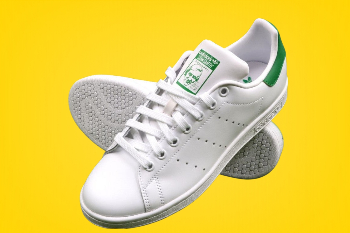 Stan Smith patike na žutoj pozadini